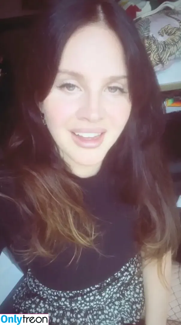 Lana Del Rey nude photo #0543 (lanadelrey / lanaraybabyx)