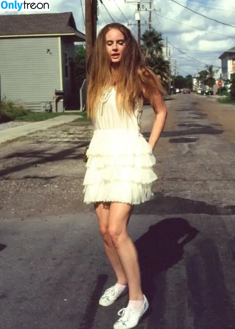 Lana Del Rey голая photo #0949 (lanadelreypictures / lanaraybabyx)