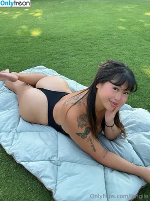 Langiie / hellolangiie nude photo #0159