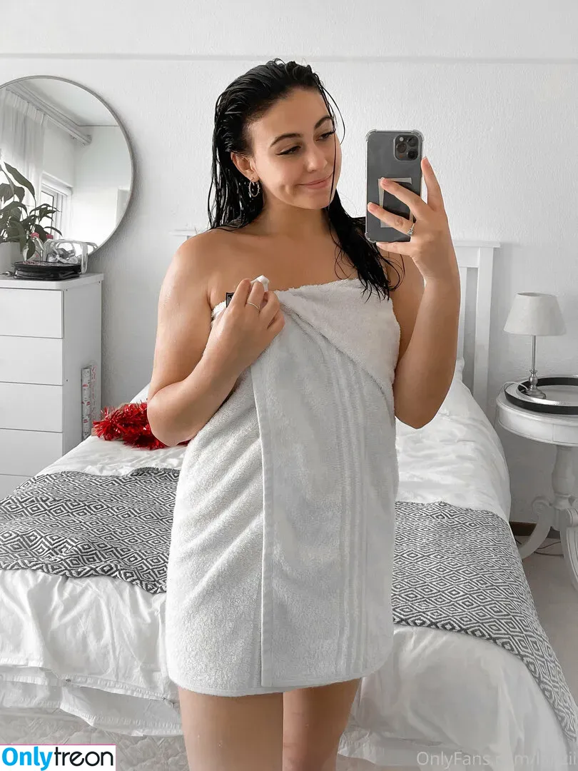 lanzii nude photo #0041 (x.lanzi)