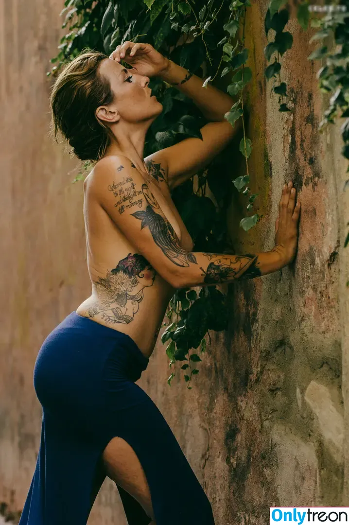 Lapis Lazuli / lapislazulimodel nude photo #0053 (lapislazulimodel / lapislazuliphotographie)