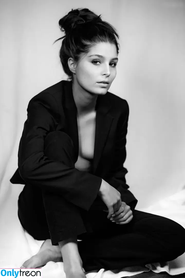 Lara Aylin Winkler голая photo #0006 (Lara Aylin Winkler)