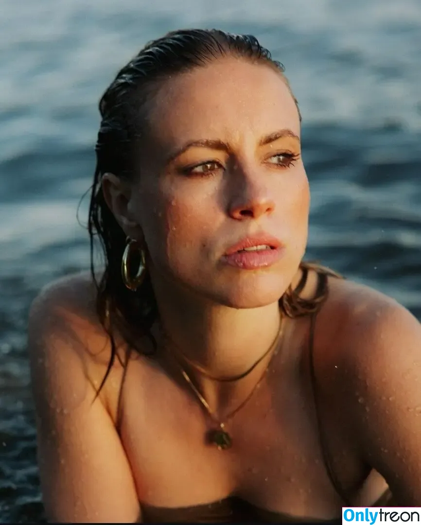 Lara Dandelion Seibert nude photo #0013 (laradandelion)