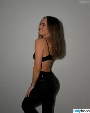 lara-emilia / laraemilia nude photo #0070