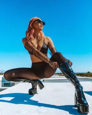 Lara Fraser / The Daily Dropout / baileyss / larafraser фото голая #0017