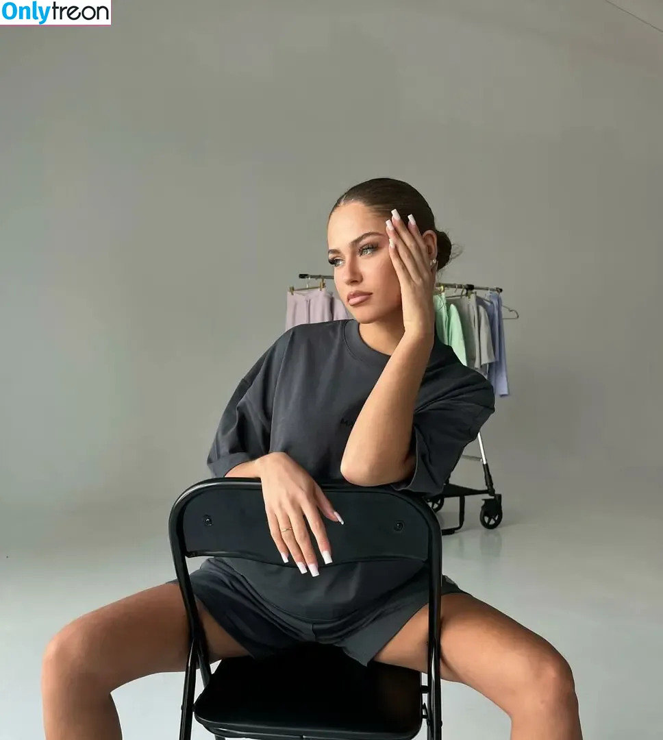 lara_giorr nude photo #0026 (lara_giorr)