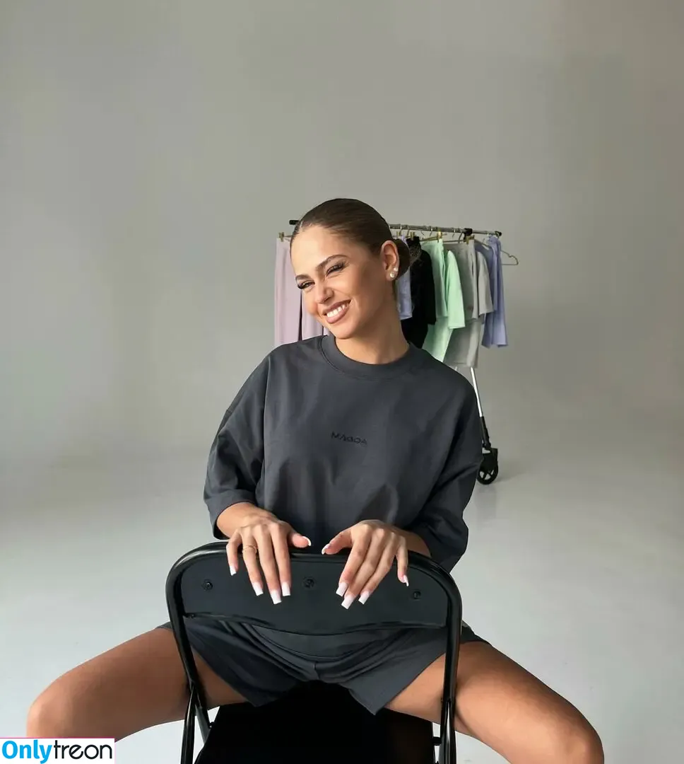 lara_giorr nude photo #0027 (lara_giorr)