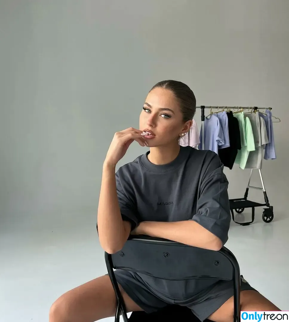 lara_giorr nude photo #0030 (lara_giorr)