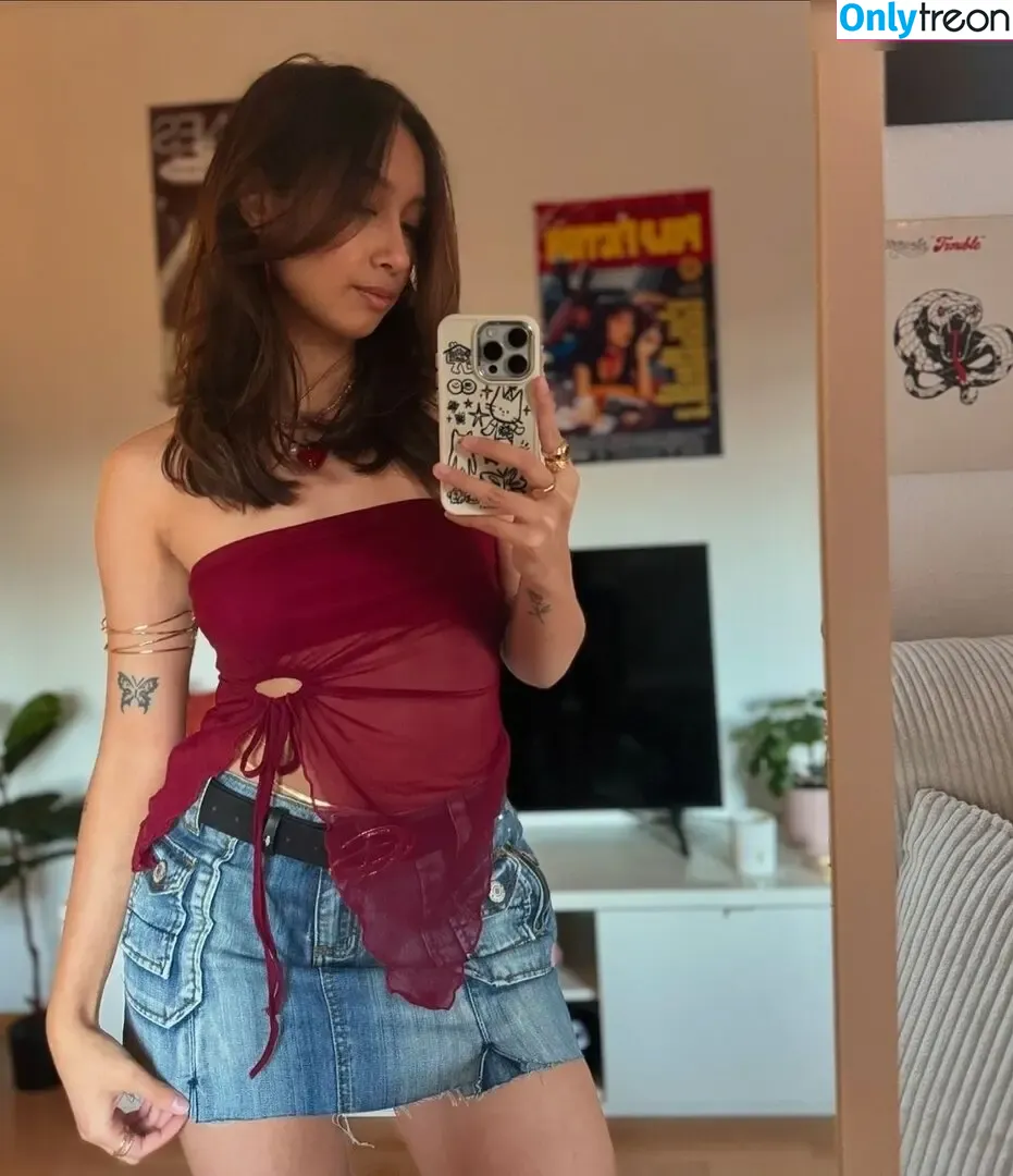 Lara Held nude photo #0042 (laraheldd)