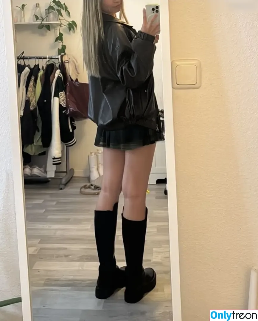 Lara Held nude photo #0043 (laraheldd)