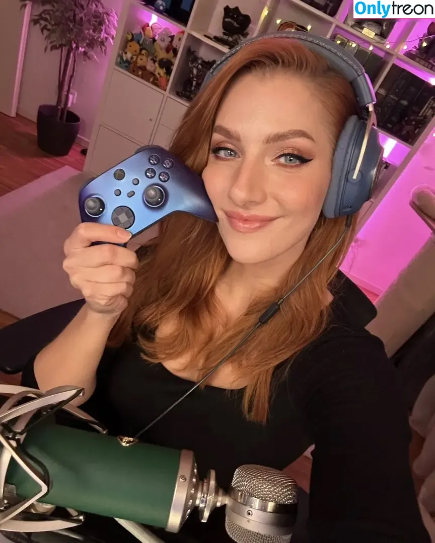 Lara Loft голая photo #0508 (Lara_Loft / laraloft / sarahtoninx9_)