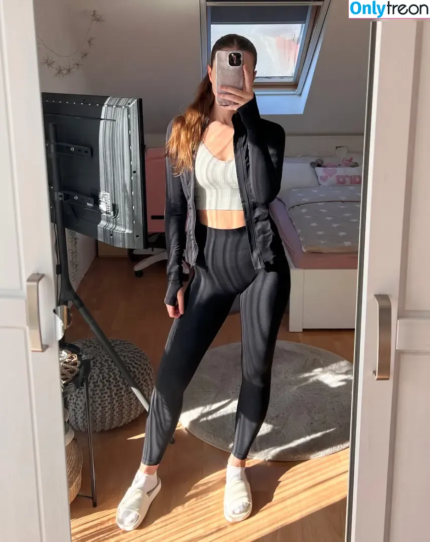 Lara Marie Kremer голая photo #0058 (laramariekremer)