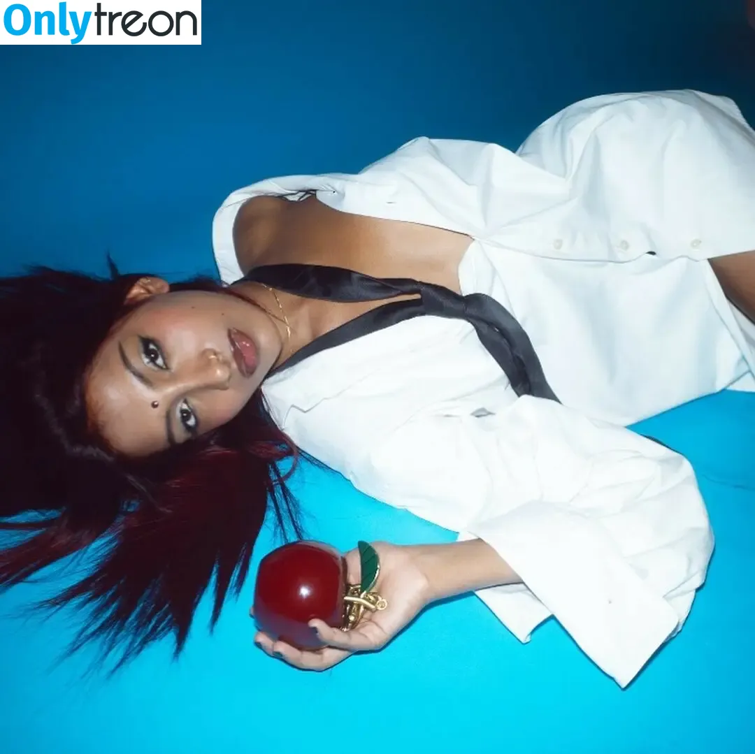 Lara Raj голая photo #0009 (lararajj / memberKATSEYE)