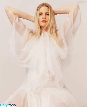 Lara Stone / lara_stone nude photo #0160