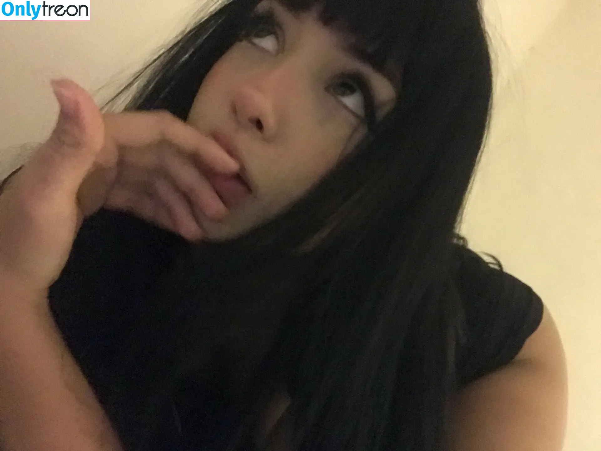 Laradevil nude photo #0004 (Laradevil)