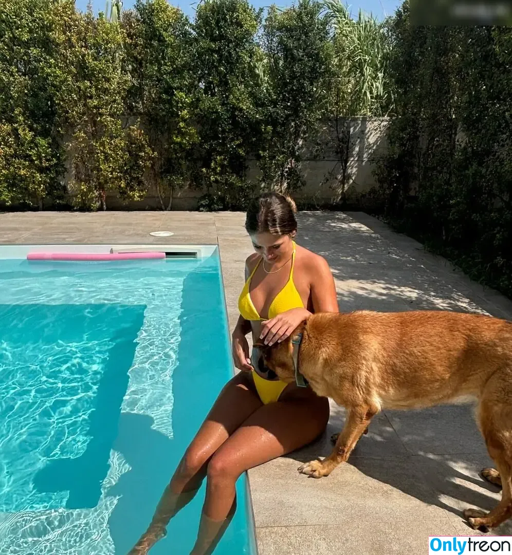laraemiii nude photo #0009 (laraemiii)