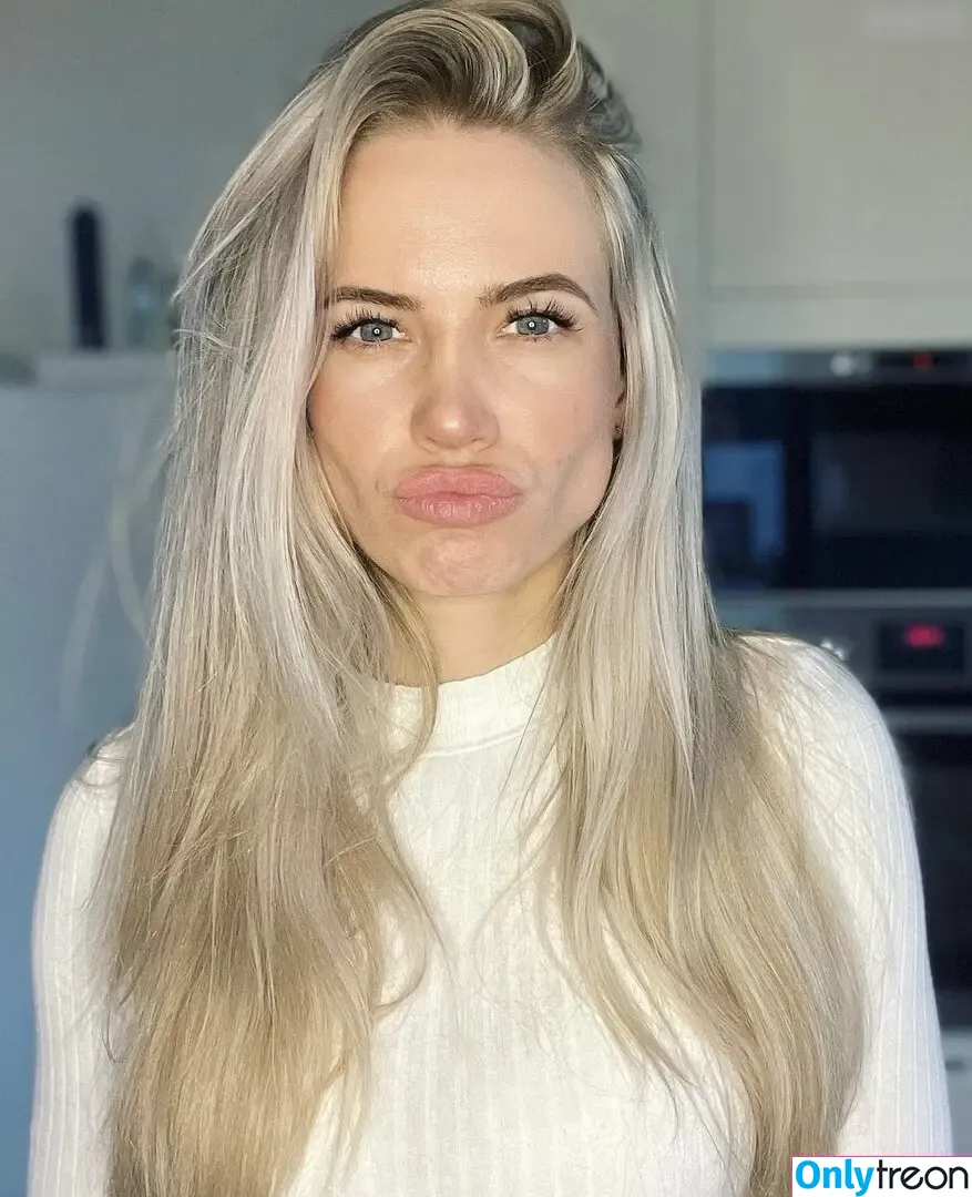 Larah Sievertsen голая photo #0004 (looory_glory95)
