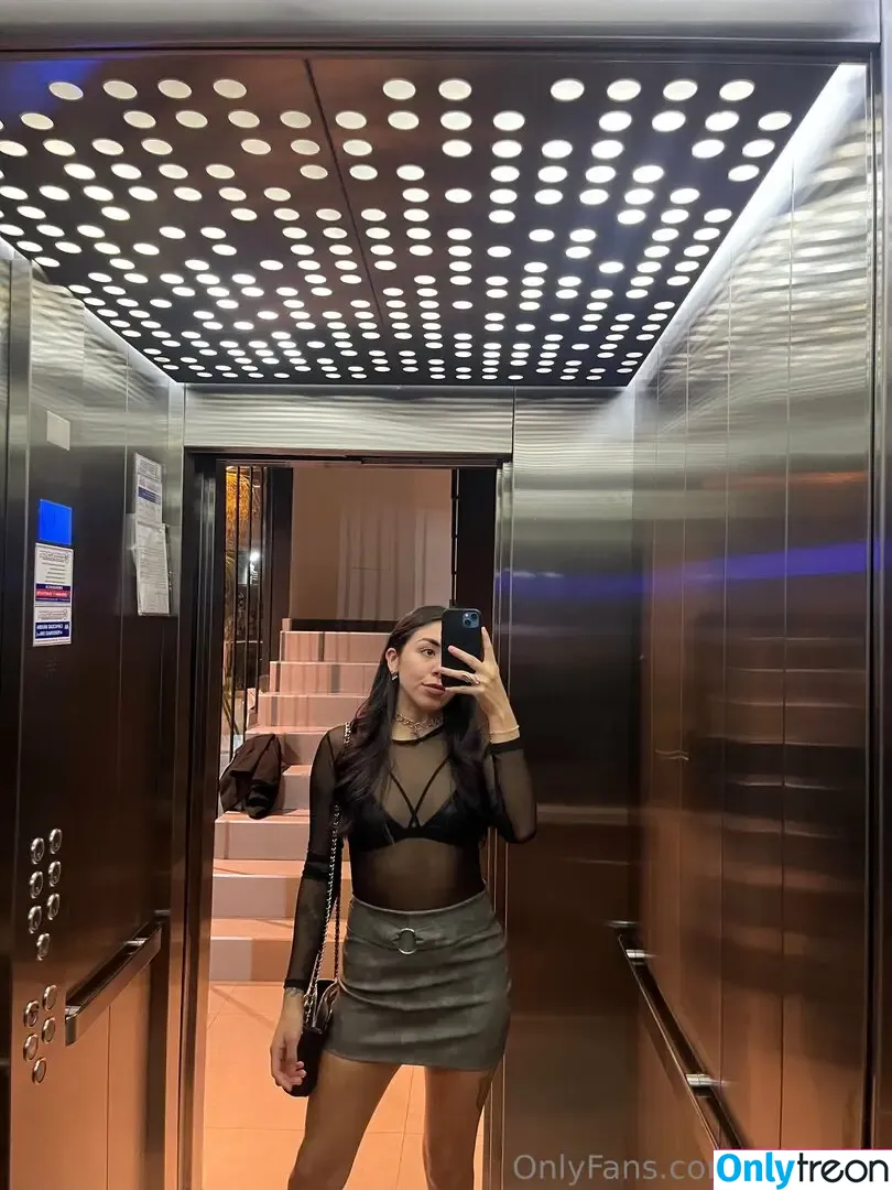 laraxxxb голая photo #0091 (laraxxx)