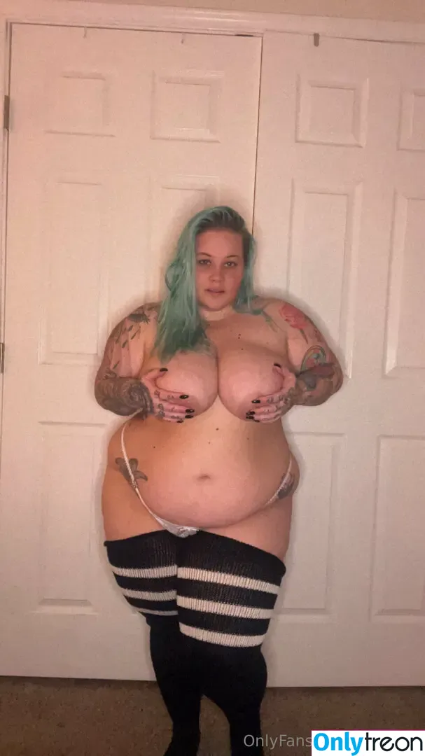 Lardi B nude photo #0004 (lardib22 / thereallardib)