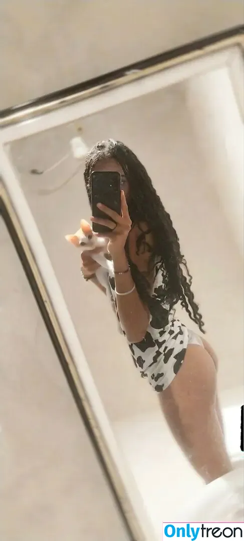 Lari Buns nude photo #0005 (miss_foodie)