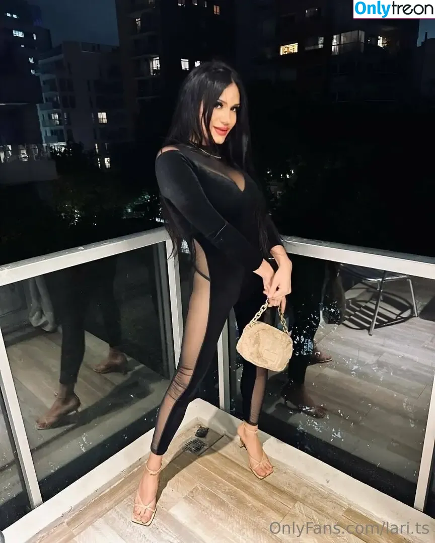 lari.ts голая photo #0025 (lari.ts)