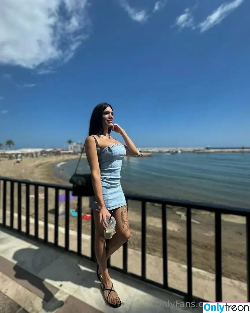 lari.ts голая photo #0027 (lari.ts)