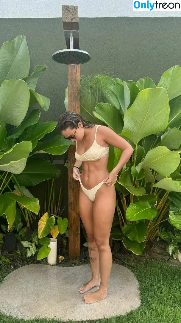 Larissa Luz nude photo #0011 (larissaluzeluz)