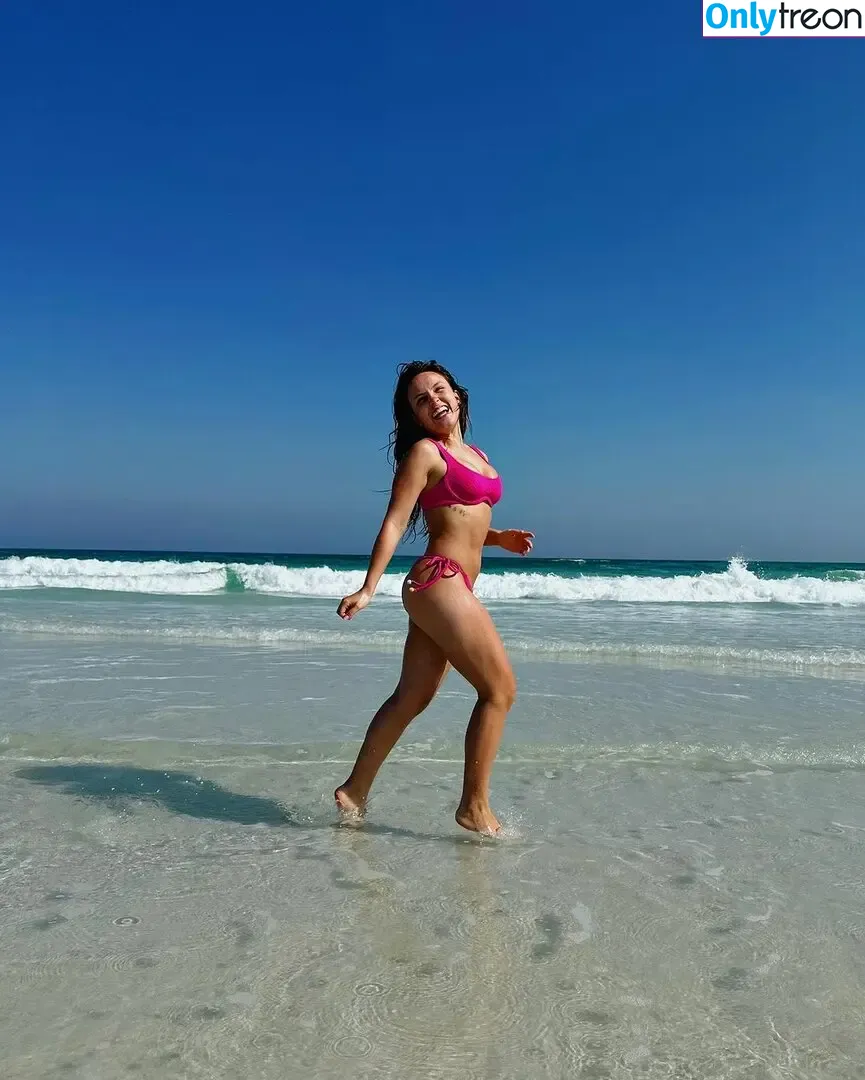 Larissa Manoela nude photo #0867 (larissamanoela)