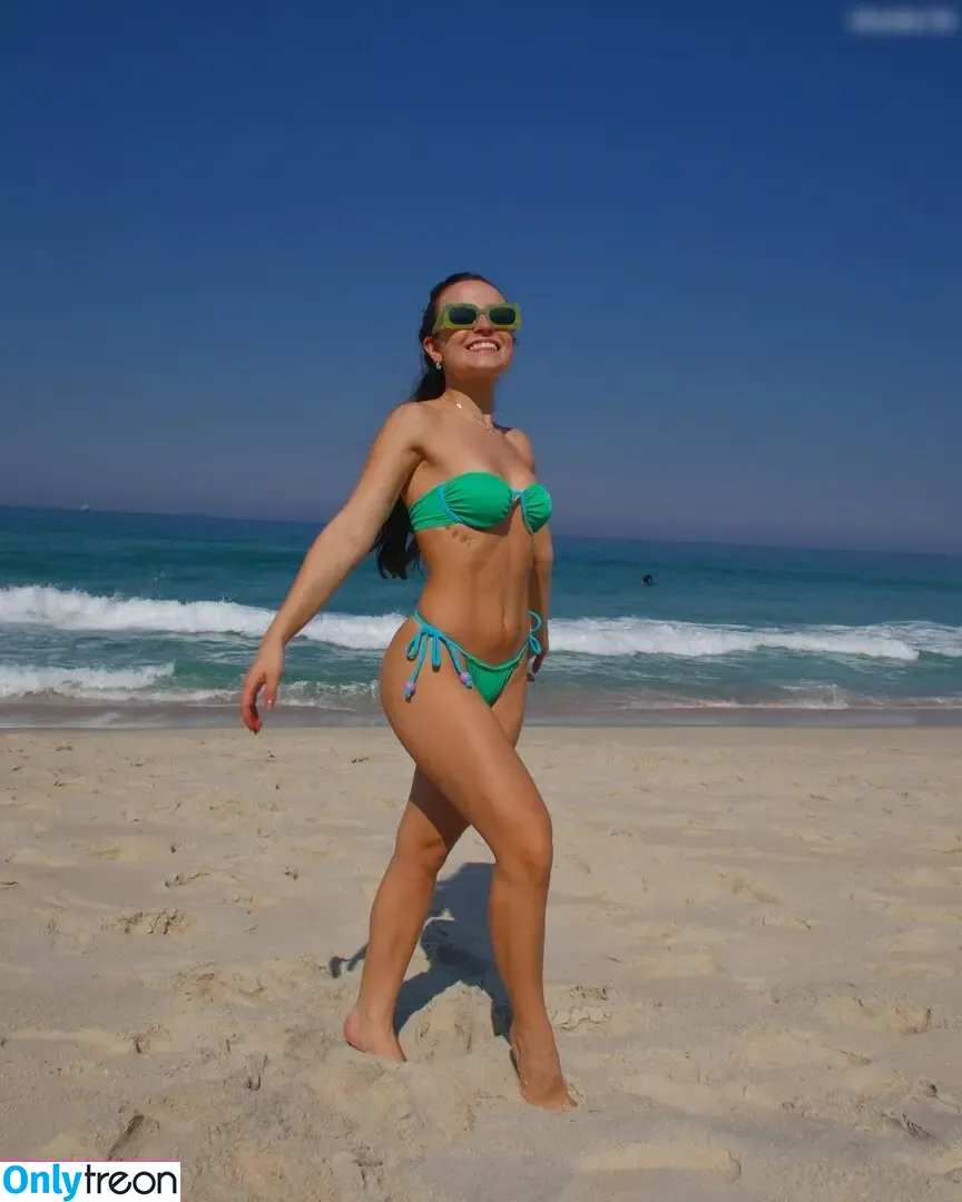 Larissa Manoela голая photo #0958 (larissamanoela)