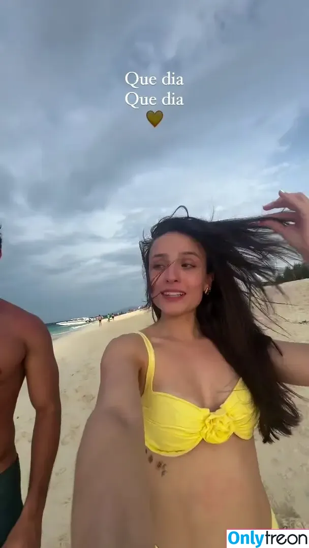 Larissa Manoela голая photo #1107 (larissamanoela)