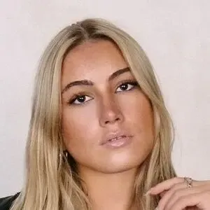 Larissa Oberste / larissaoberste nude photo #0004