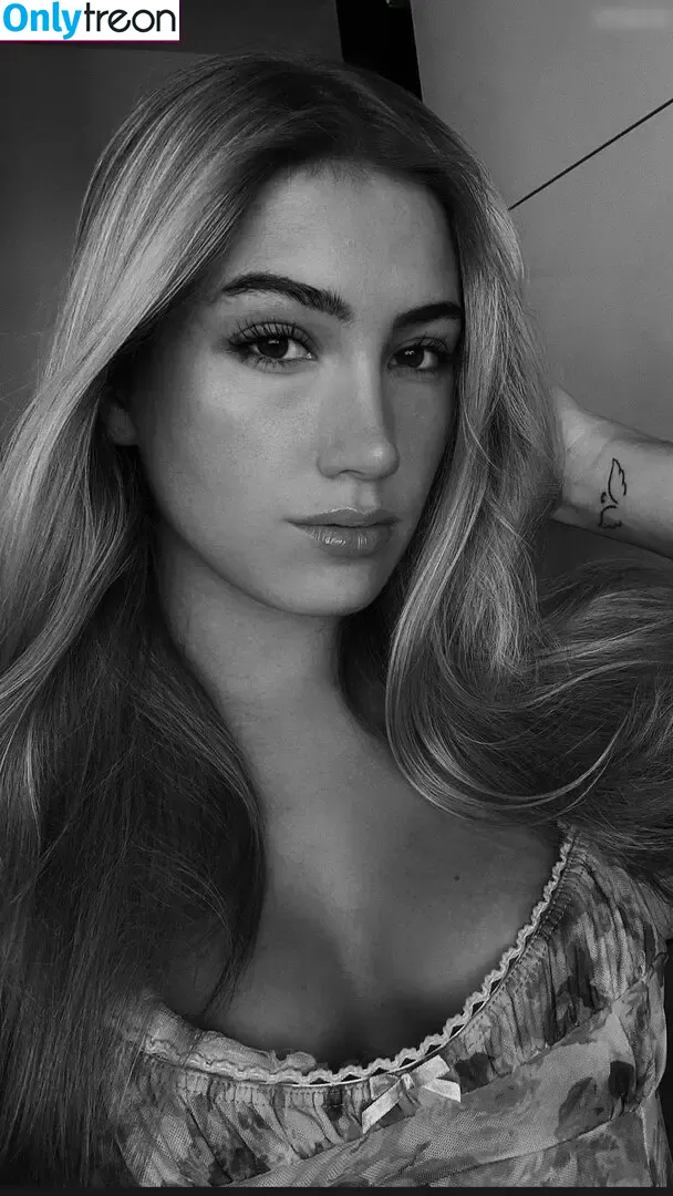 Larissa Oberste nude photo #0037 (larissaoberste)
