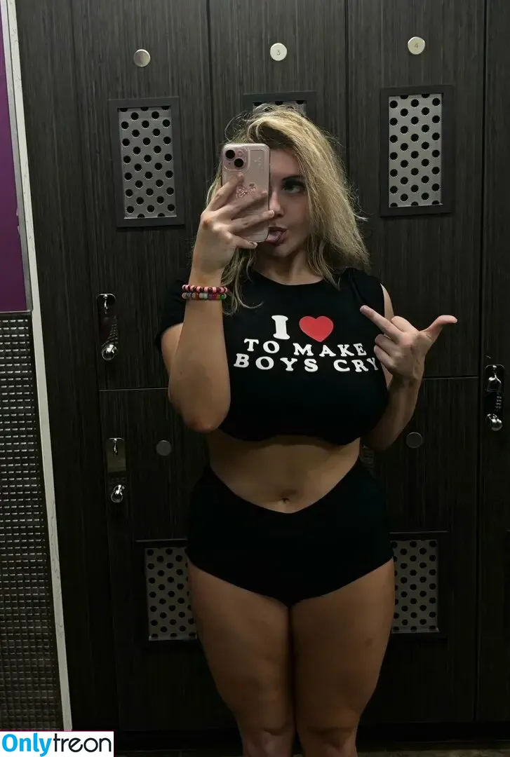 Larkan Danielle nude photo #0058 (larkandanielle / lovelyangelface / misslovelyaf)