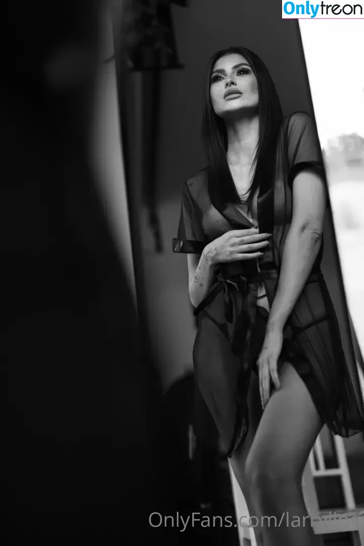 Larryline nude photo #0008 (larissaoellinger)