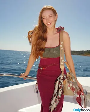Larsen Thompson / larsenthompson nude photo #0562