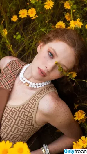 Larsen Thompson / larsenthompson nude photo #0567