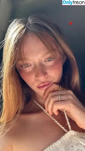 Larsen Thompson / larsenthompson фото голая #0670