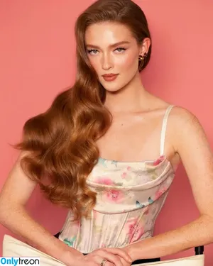 Larsen Thompson / larsenthompson фото голая #0695