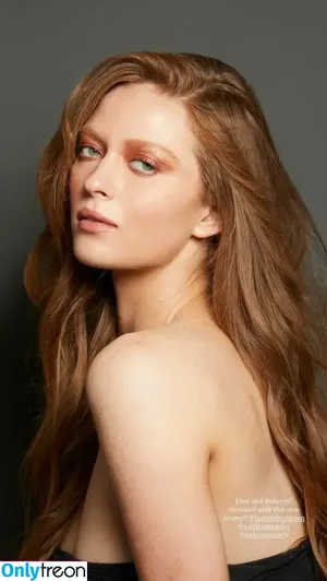 Larsen Thompson / larsenthompson фото голая #0942