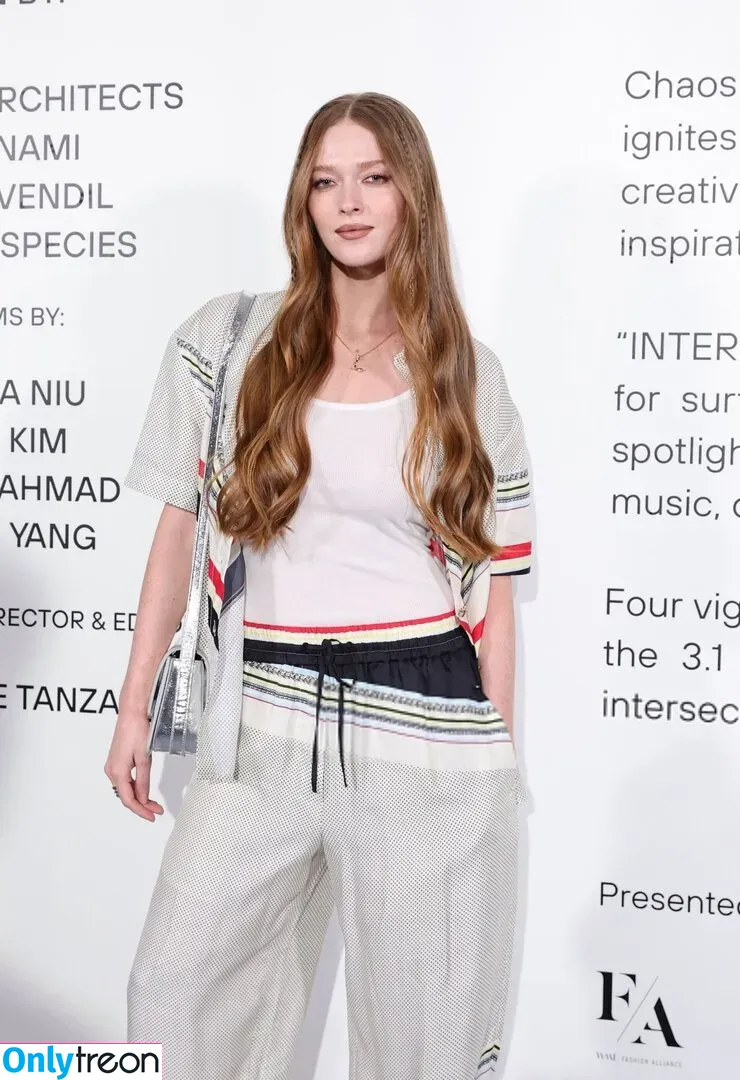 Larsen Thompson nude photo #0497 (larsenthompson)