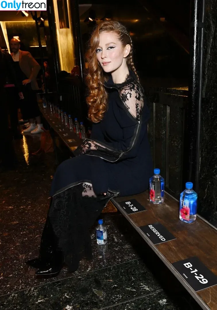 Larsen Thompson голая photo #0502 (larsenthompson)