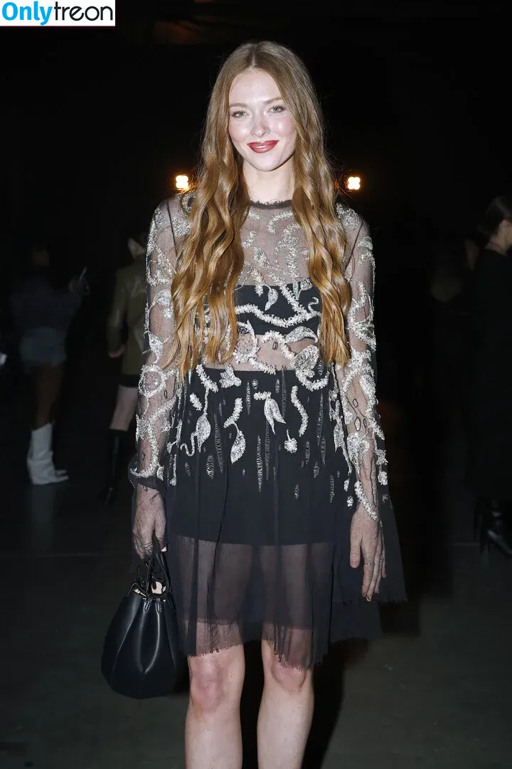 Larsen Thompson голая photo #0509 (larsenthompson)