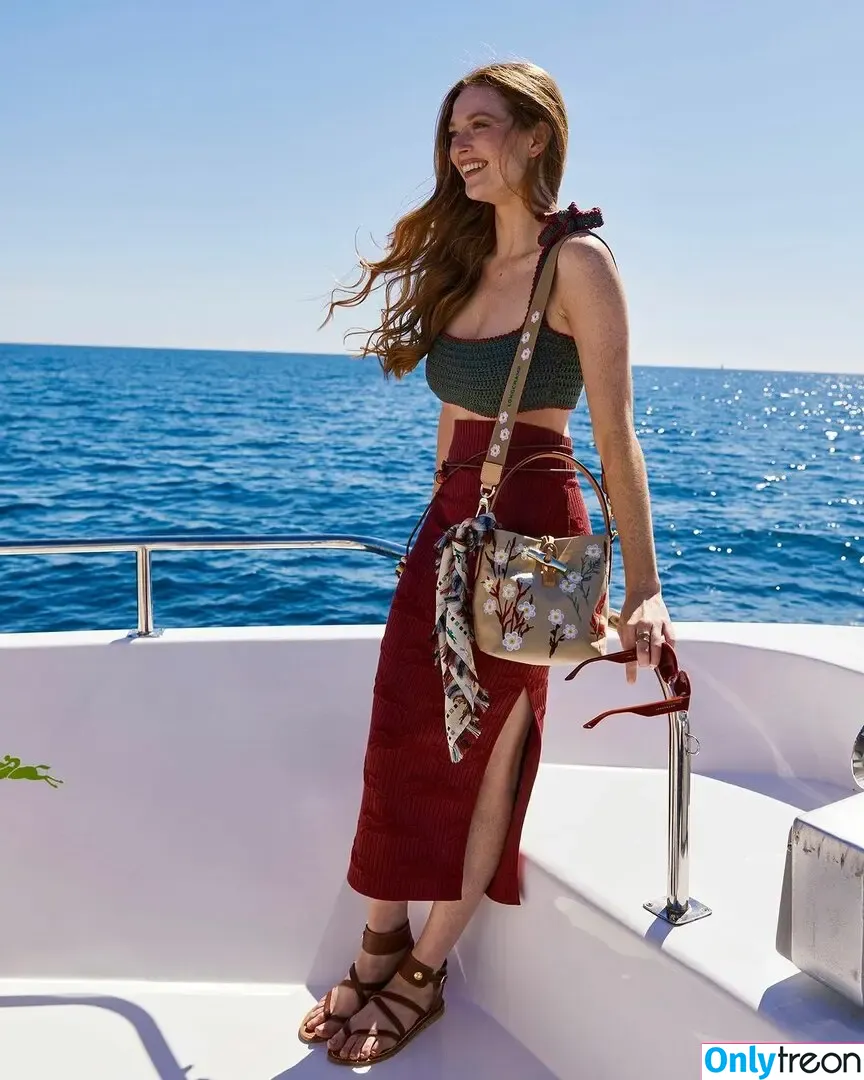 Larsen Thompson голая photo #0561 (larsenthompson)