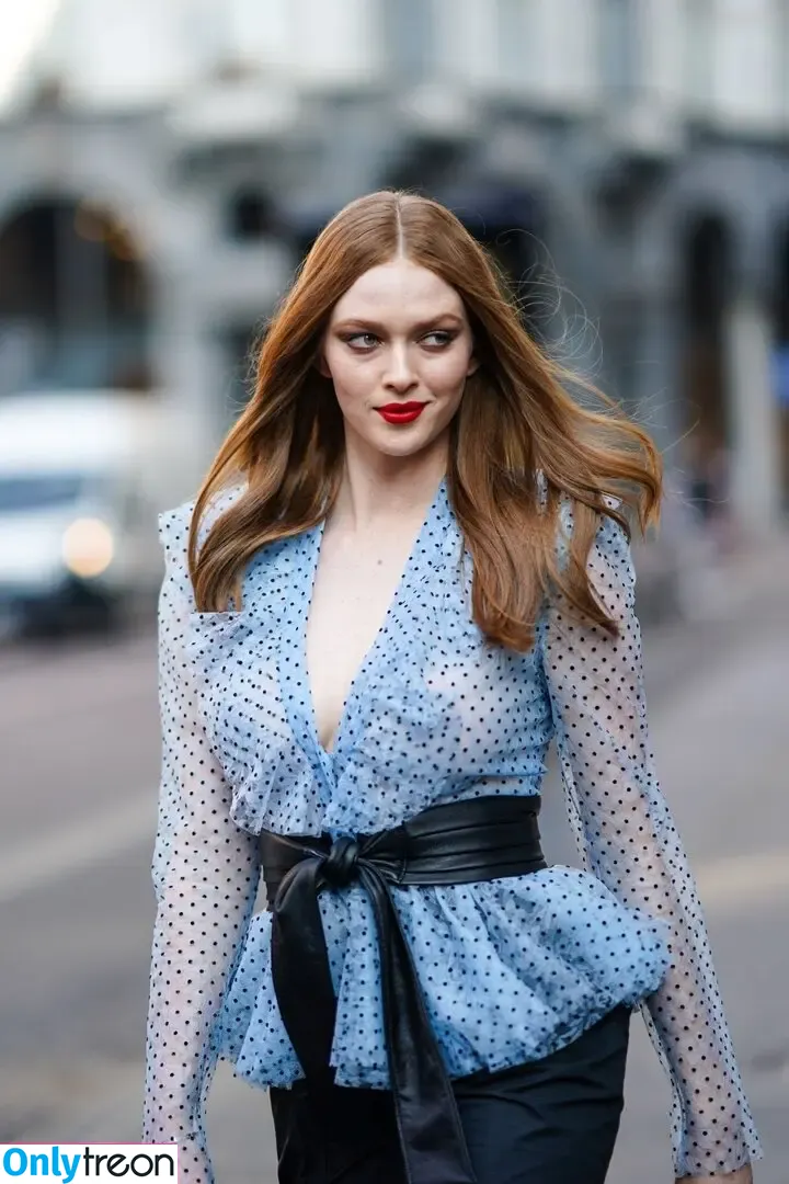 Larsen Thompson голая photo #0602 (larsenthompson)