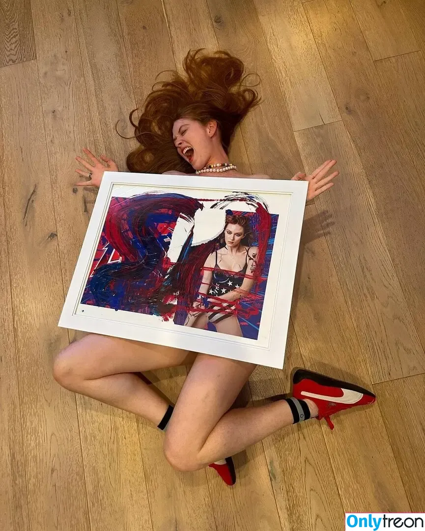 Larsen Thompson голая photo #0692 (larsenthompson)