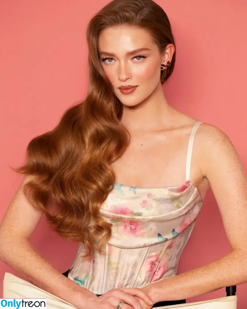 Larsen Thompson голая photo #0695 (larsenthompson)