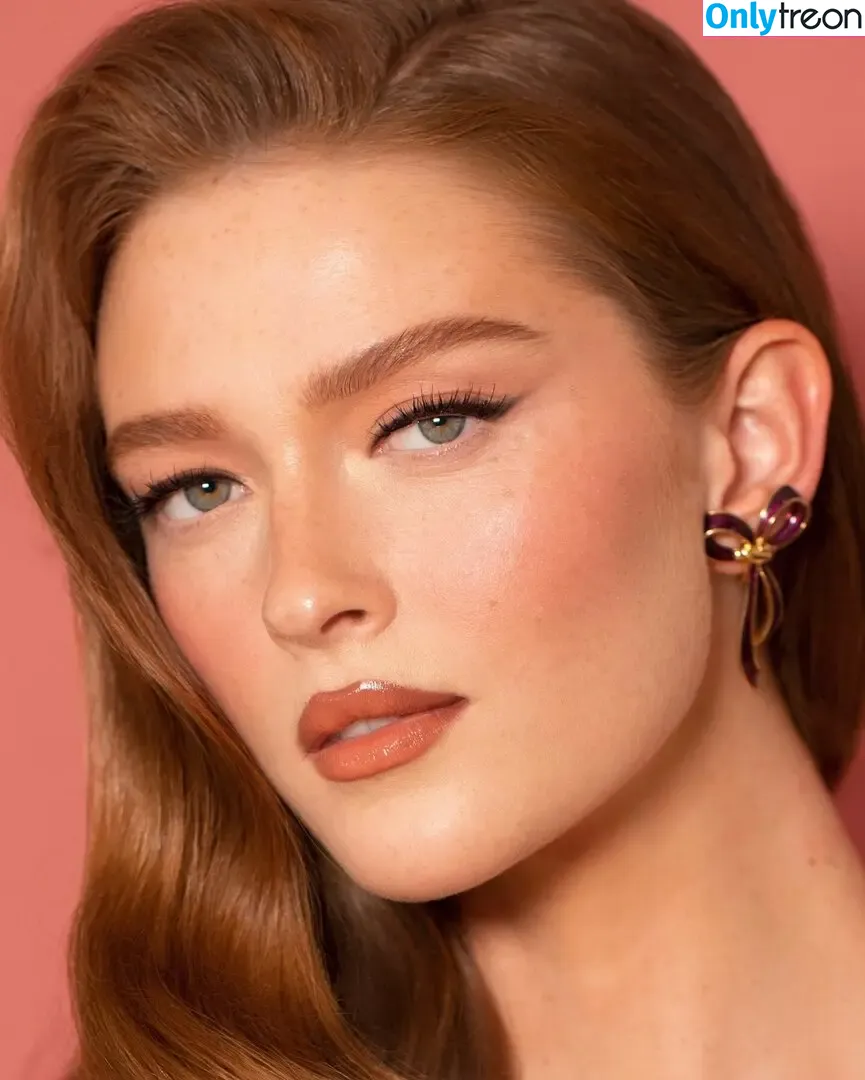Larsen Thompson голая photo #0697 (larsenthompson)