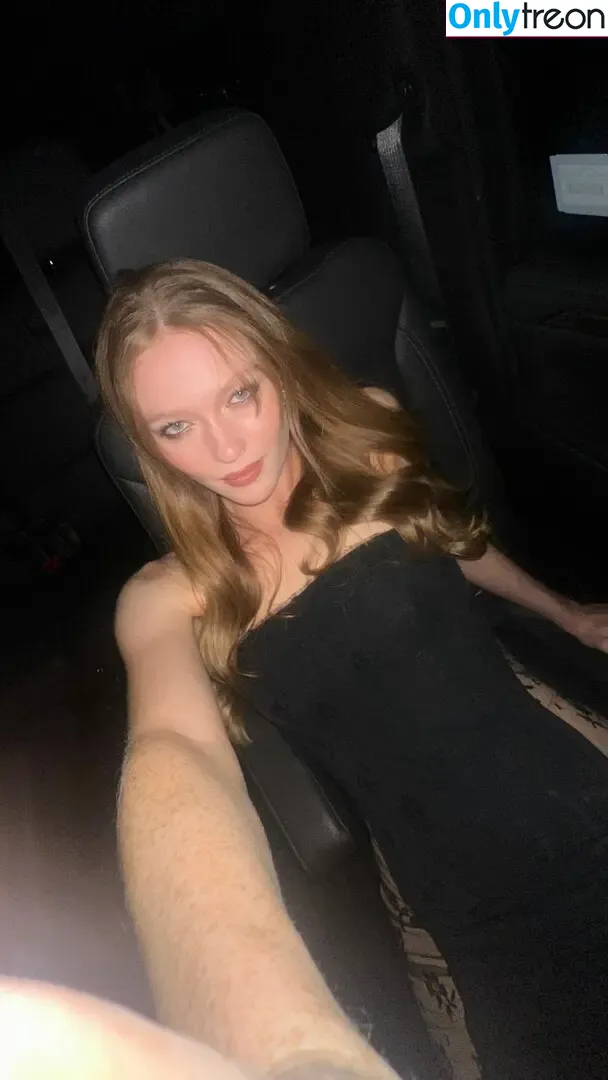 Larsen Thompson голая photo #0700 (larsenthompson)