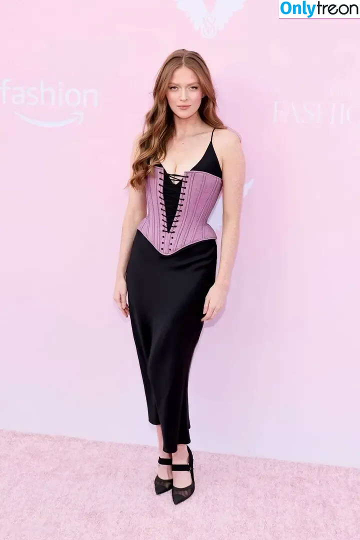 Larsen Thompson голая photo #0726 (larsenthompson)