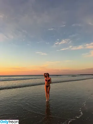 Larsen Thompson / larsenthompson nude photo #1077